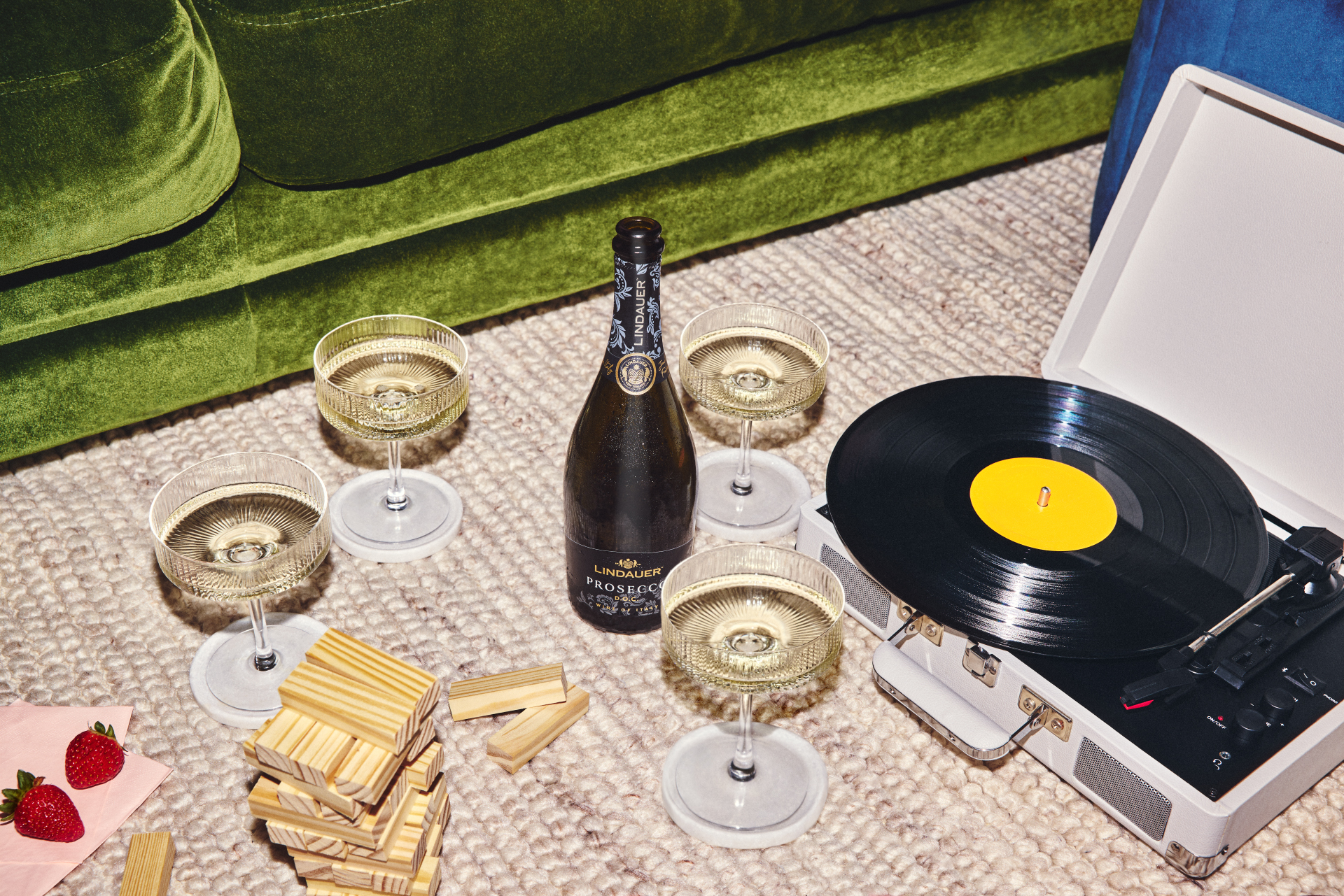 LIONNZ_LIND_HTU_SHOT3B_0964_white_R2